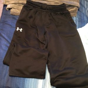 Women’s under armour sweatpants!